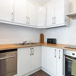 Stylish Lakeside Home 3