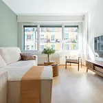 Stylish Lakeside Home 3