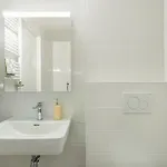 Stylish Lakeside 3 *