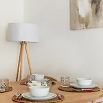 Stylish Lakeside 3 Apartamento