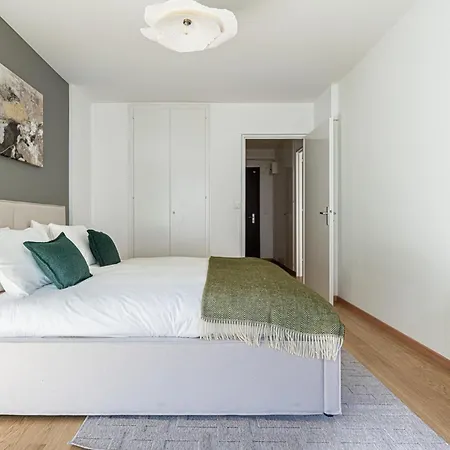 Apartment Stylish Lakeside 3 *